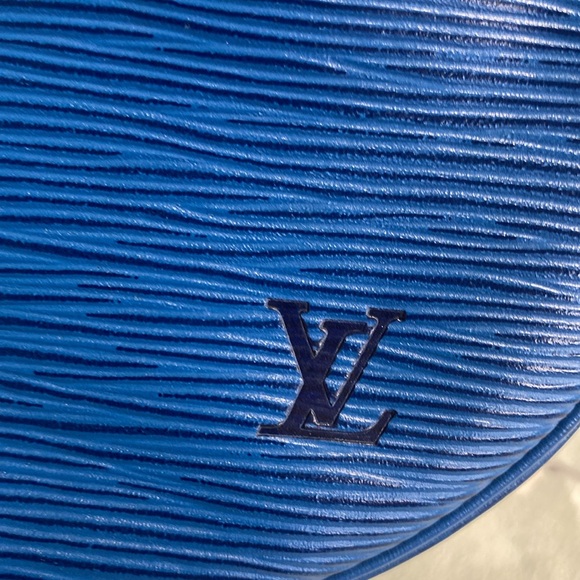 Louis Vuitton Epi Jeune Fille Leather Crossbody Shoulder Bag - Picture 15 of 15